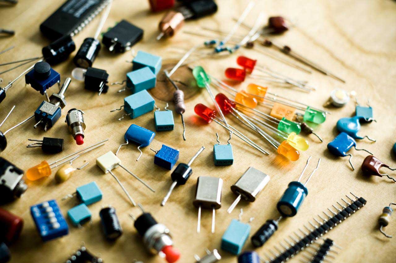 С Всемирным Днём Радиолюбителя!